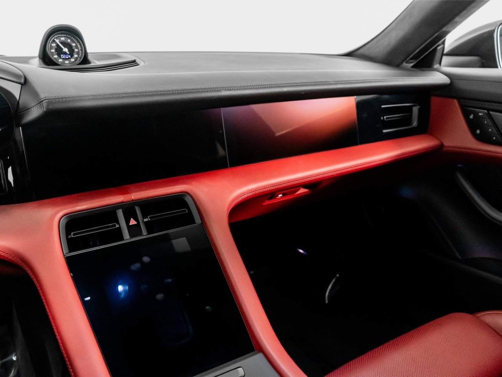 Used 2023 Porsche Taycan GTS w/ Technology Package image 36