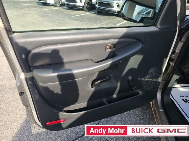 Used 2000 Chevrolet Silverado 1500 w/ Exterior Appearance Pkg image 31