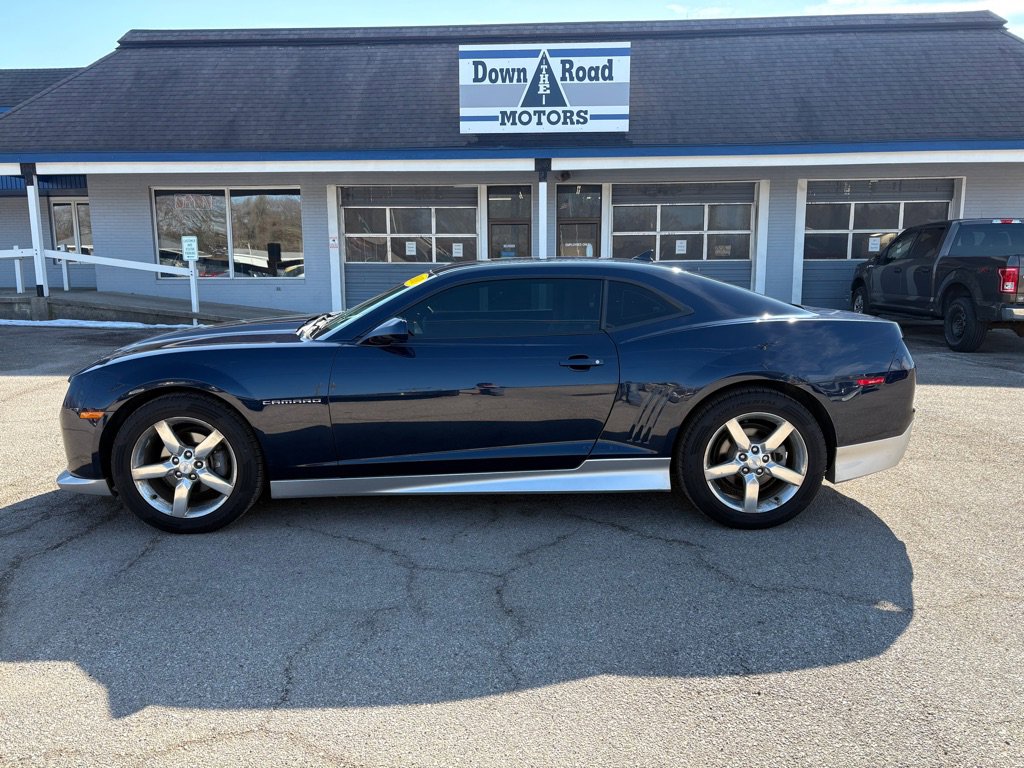 Used 2011 Chevrolet Camaro LT image 2