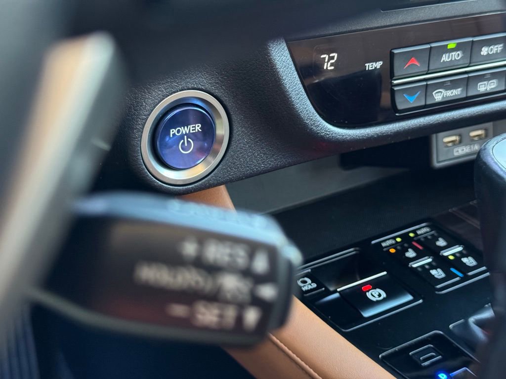 Used 2021 Lexus RX 450h AWD w/ Luxury Package image 34