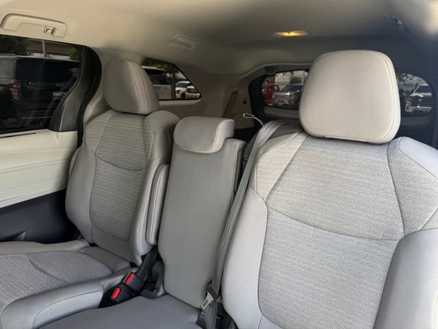 Used 2023 Toyota Sienna LE w/ LE Plus Package FWD image 27