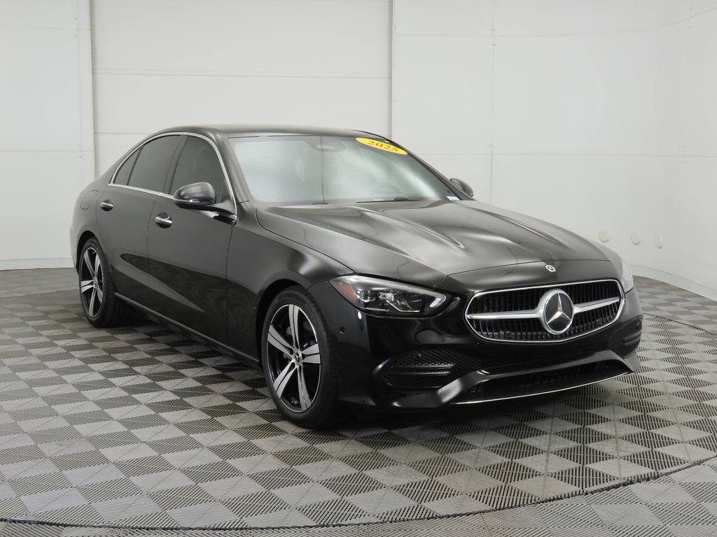 Used 2025 Mercedes-Benz C 300 4MATIC Sedan image 3