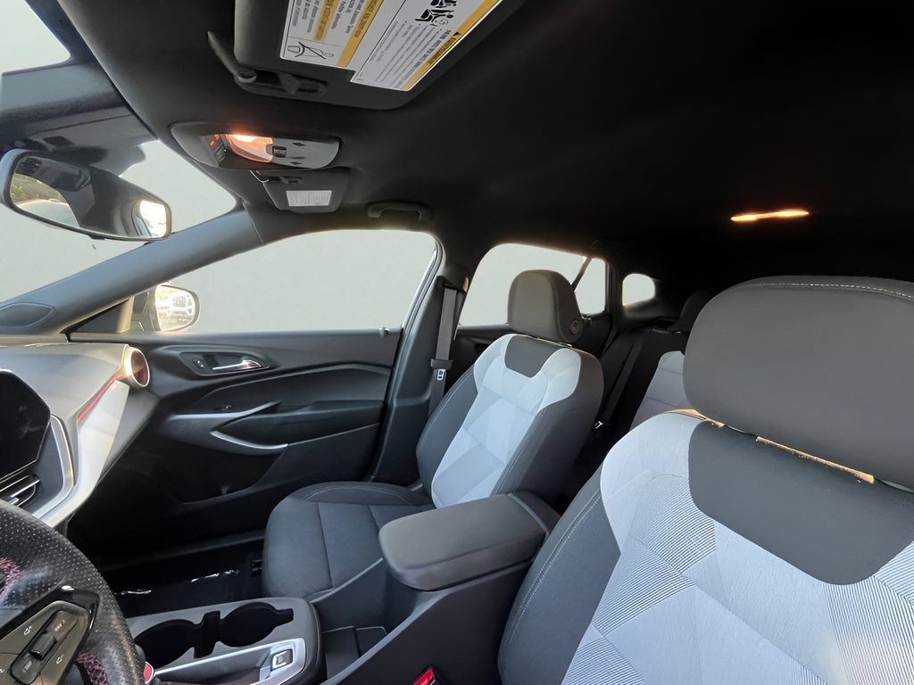 Used 2024 Chevrolet Trax RS FWD image 13