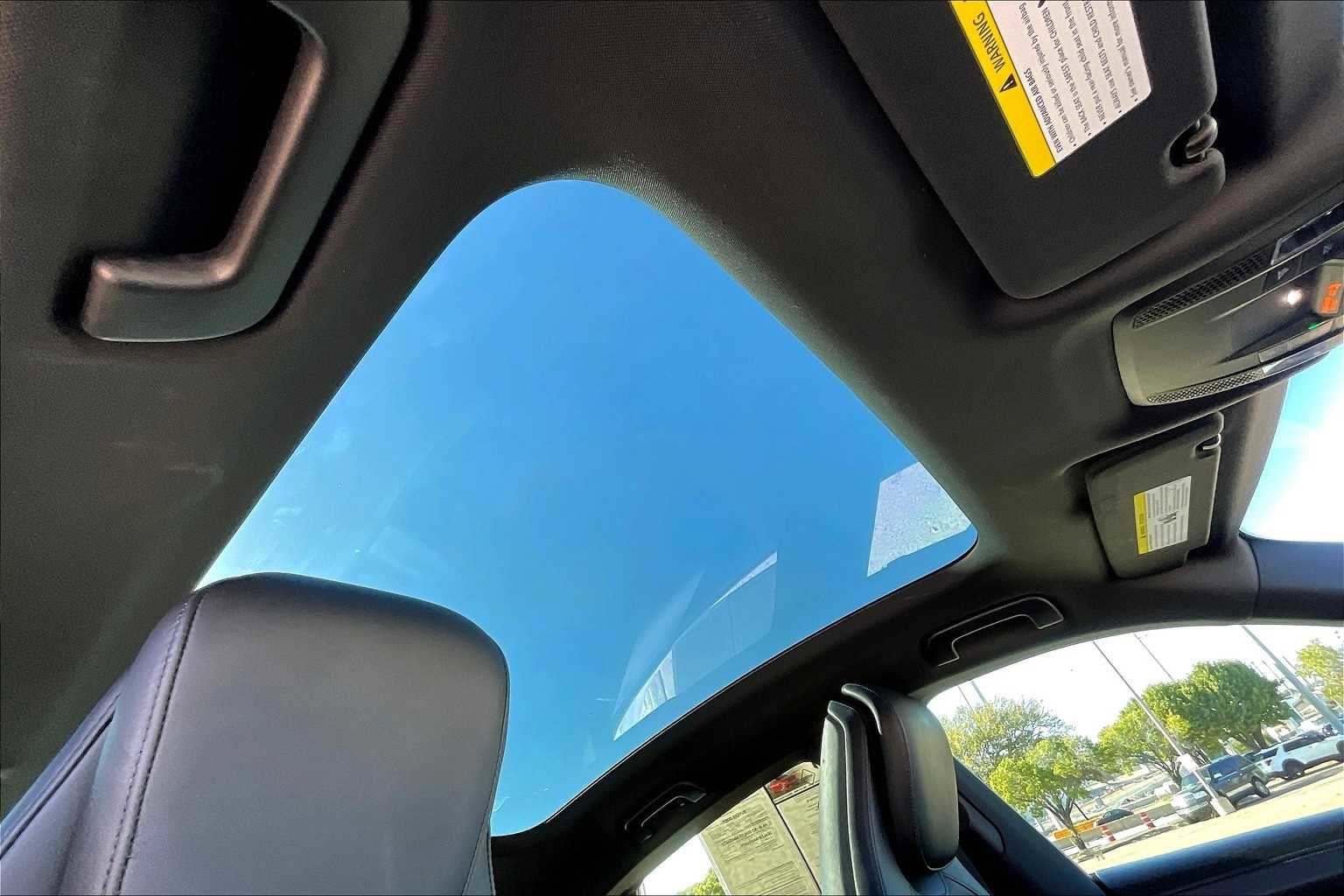 Used 2020 Porsche Taycan 4S image 29