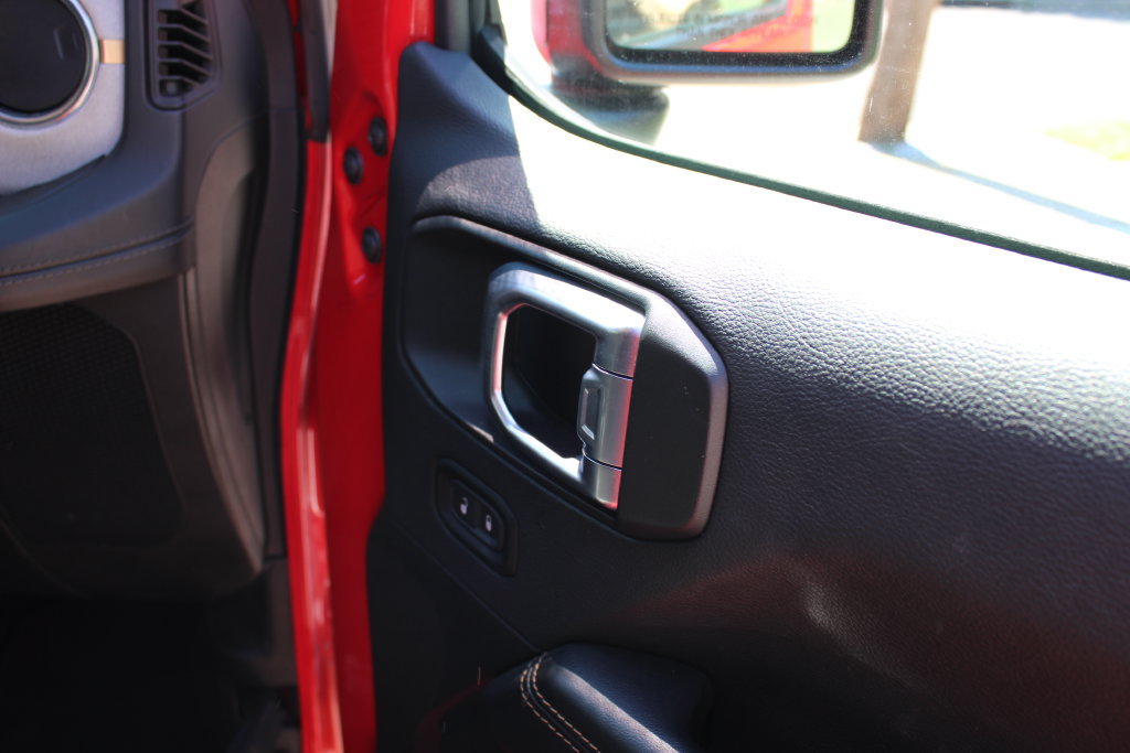 Used 2024 Jeep Wrangler Unlimited Sahara AWD/4WD image 20