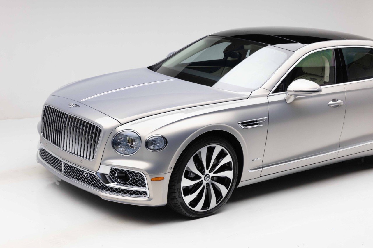 Used 2024 Bentley Flying Spur Azure AWD/4WD image 29