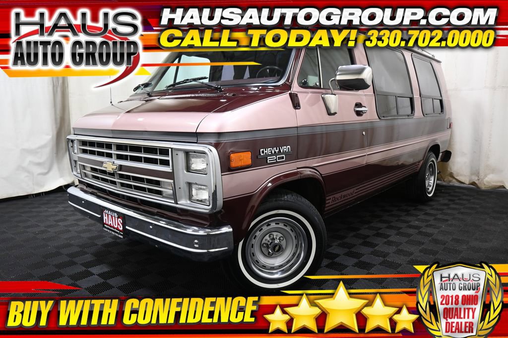Used 1990 Chevrolet G20 RWD image 1