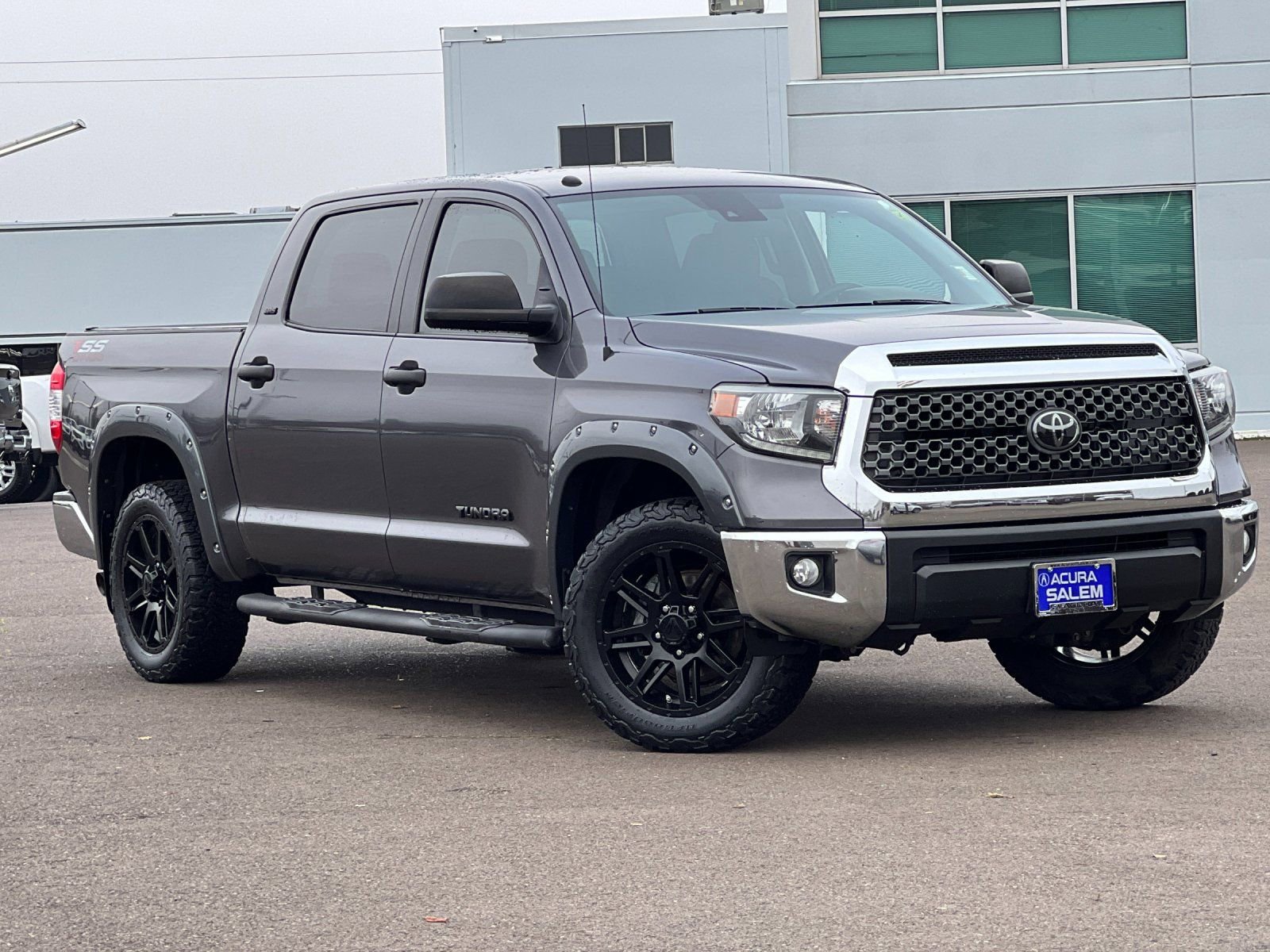 Used 2018 Toyota Tundra SR5 image 2