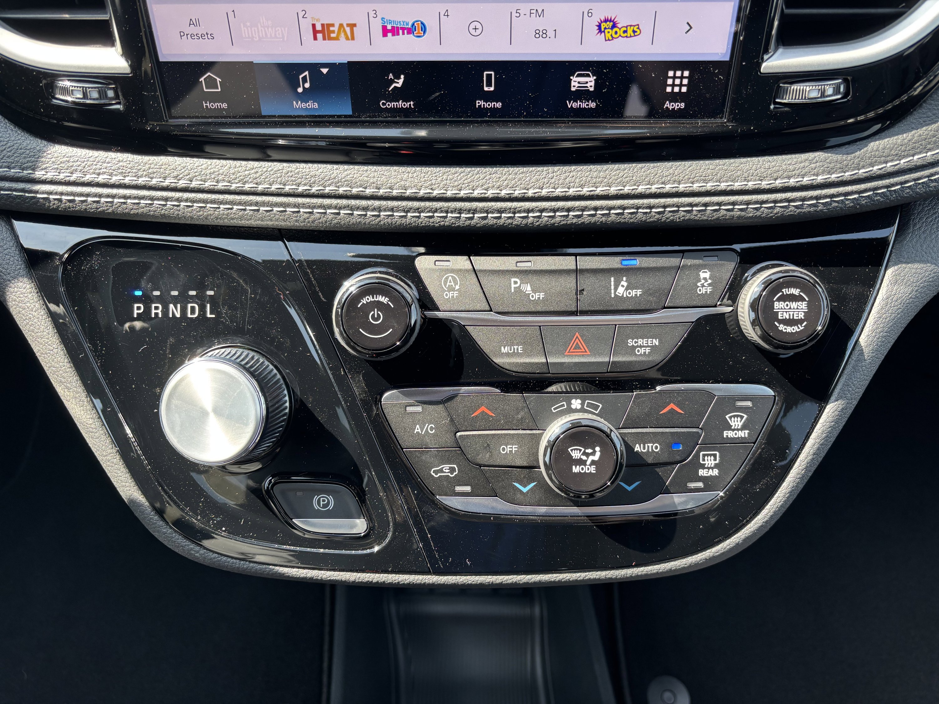 New 2026 Chrysler Pacifica Select image 14
