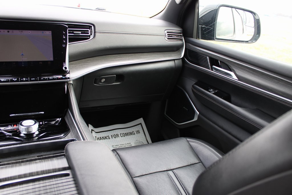 Used 2024 Jeep Wagoneer L Series II image 34