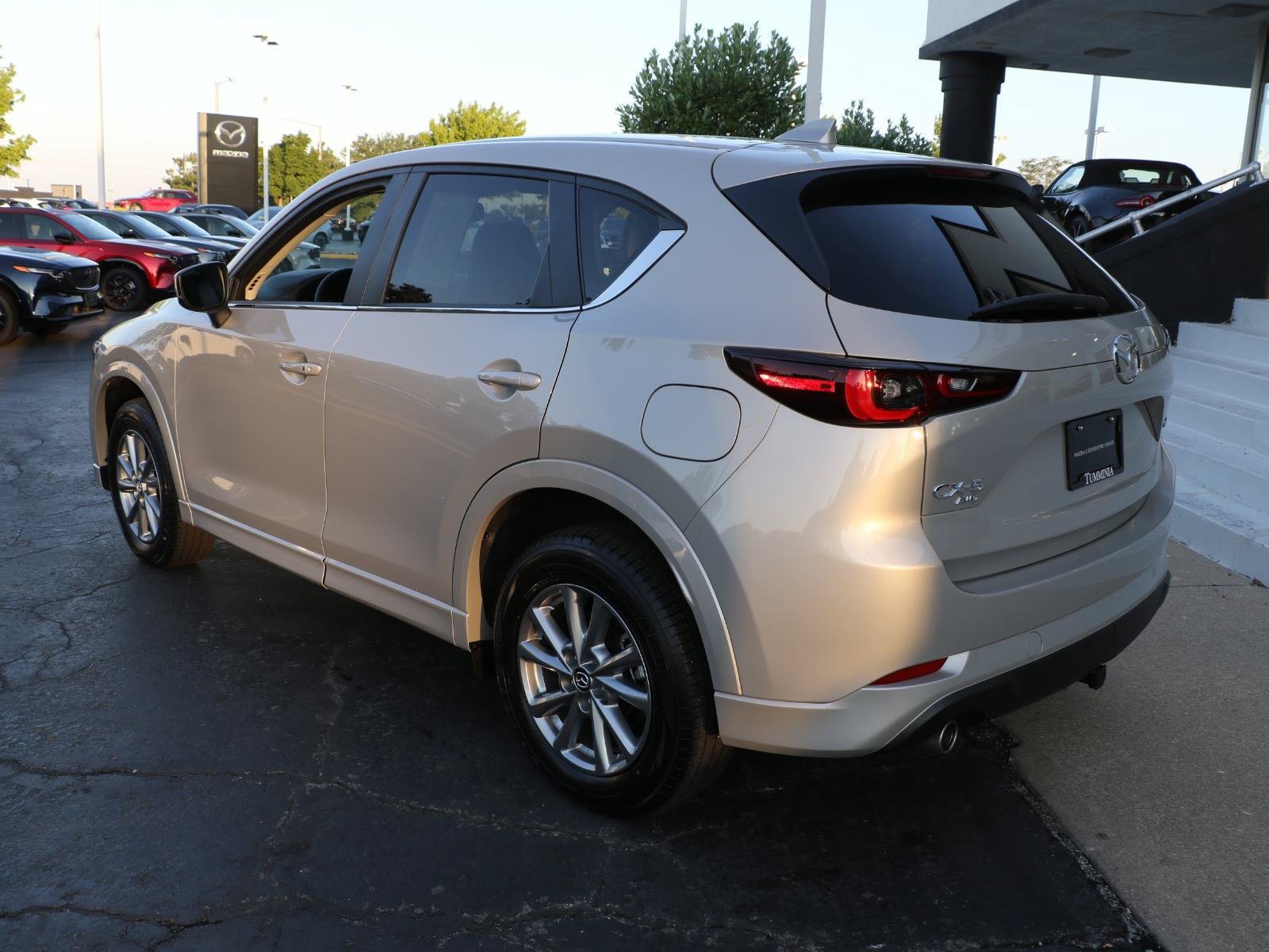 Certified 2025 MAZDA CX-5 AWD 2.5 S w/ Preferred Package image 3