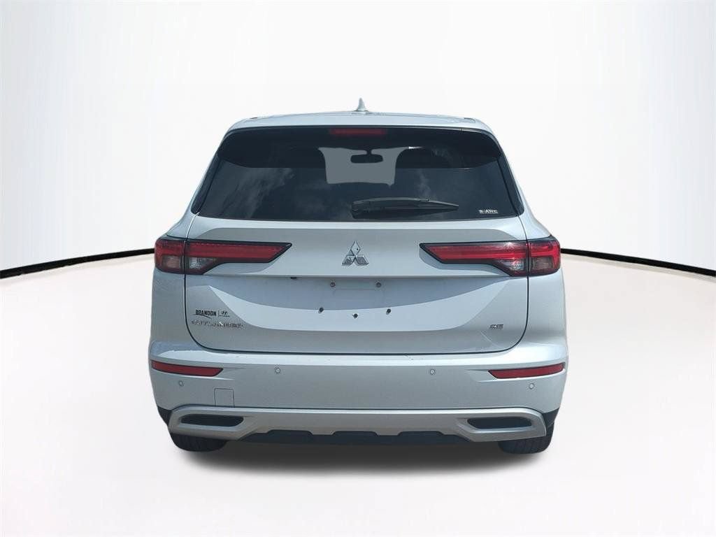 Used 2024 Mitsubishi Outlander SE Black Edition AWD/4WD image 6