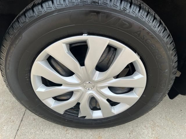 Used 2018 Toyota RAV4 LE AWD/4WD image 7
