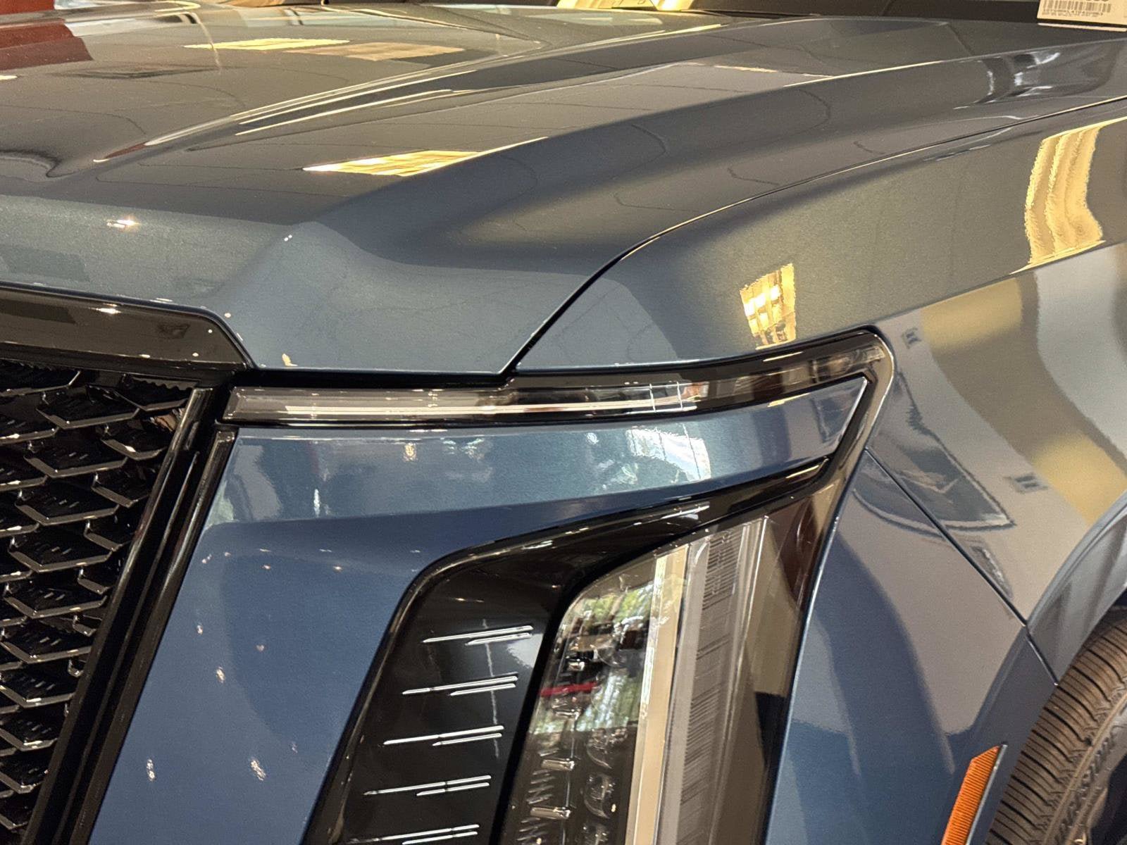 New 2026 Cadillac Escalade ESV Platinum Sport w/ LPO, ONYX Package AWD/4WD image 9