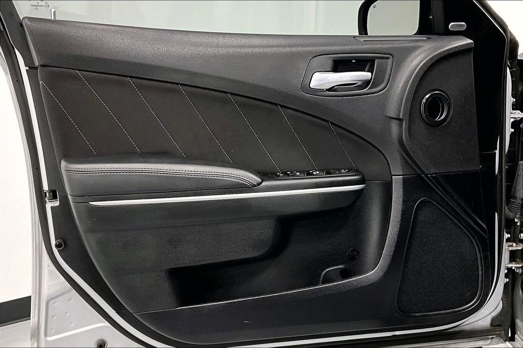 Used 2023 Dodge Charger R/T w/ Navigation & Travel Group image 21