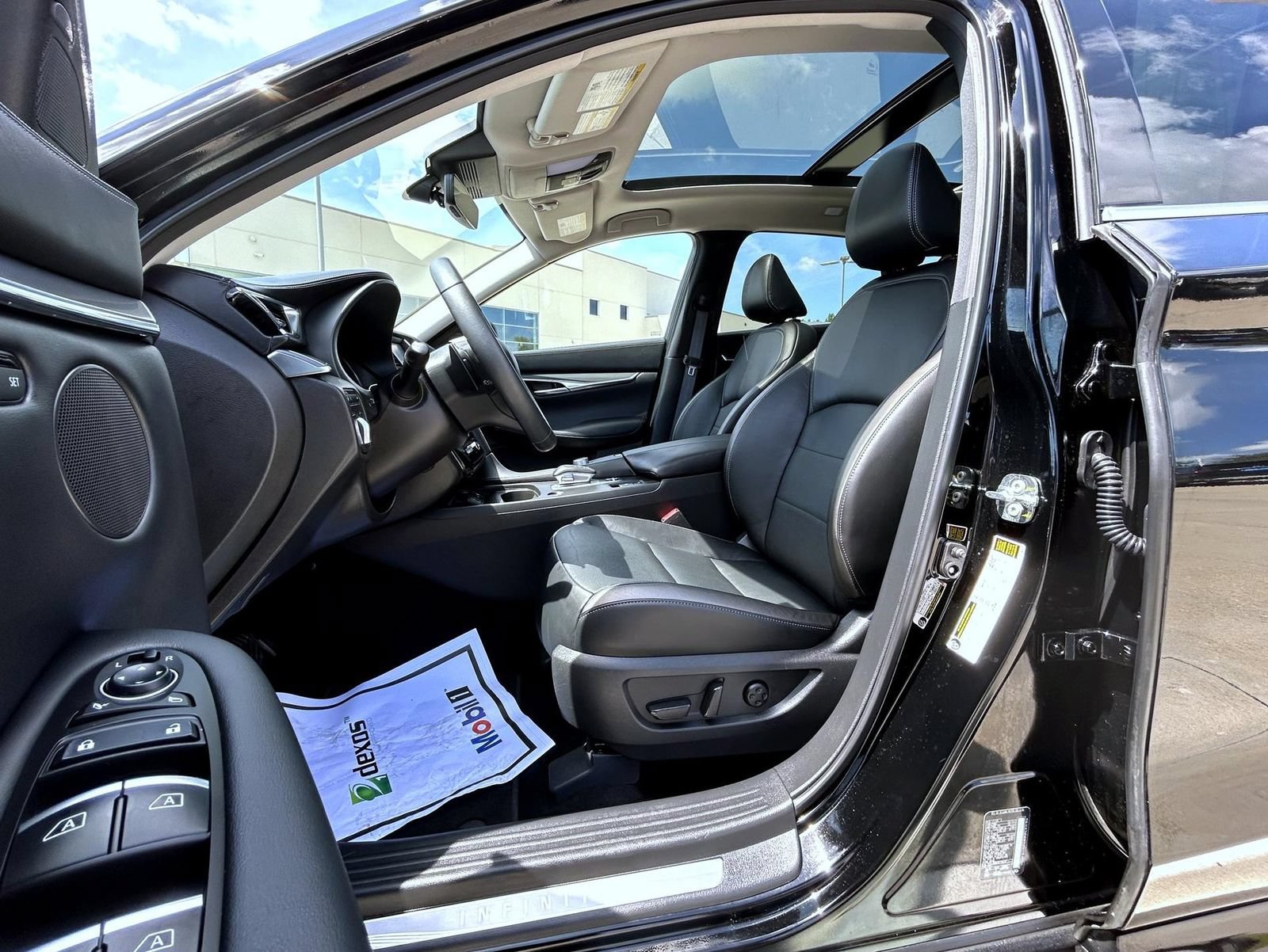 Certified 2025 INFINITI QX50 Luxe AWD/4WD image 10