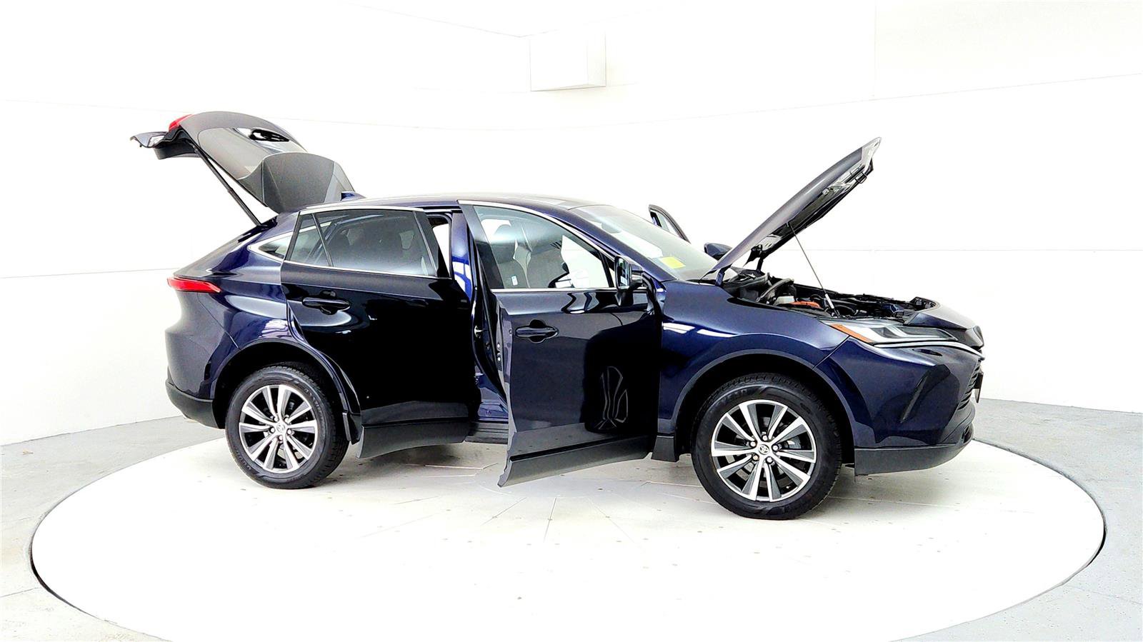 Certified 2023 Toyota Venza LE AWD/4WD image 12