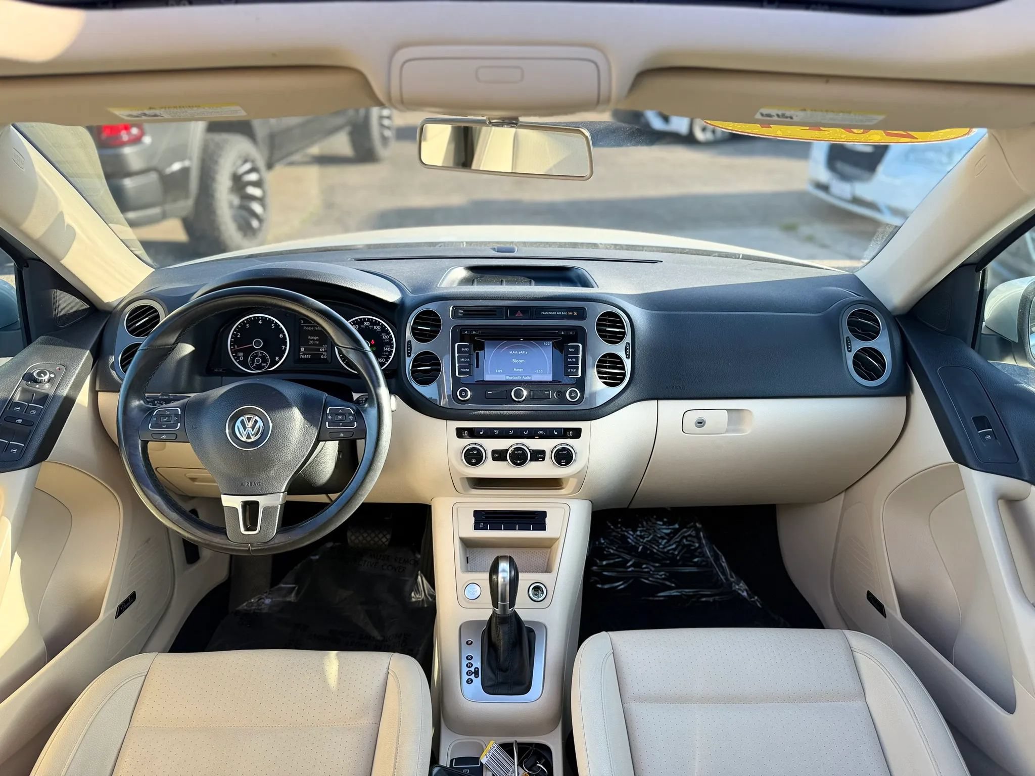 Used 2014 Volkswagen Tiguan SEL FWD image 46
