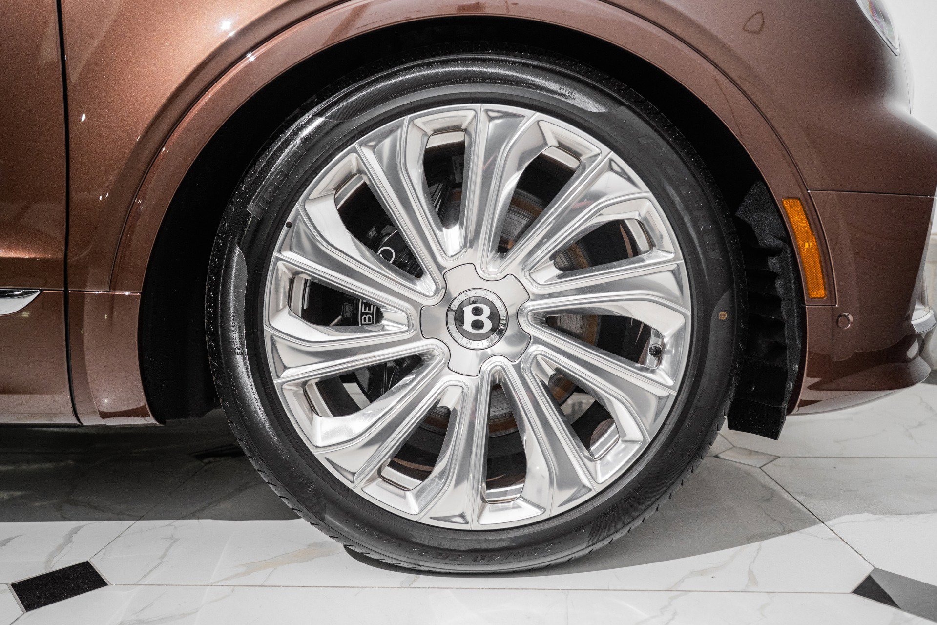 New 2025 Bentley Bentayga Extended Wheelbase image 18