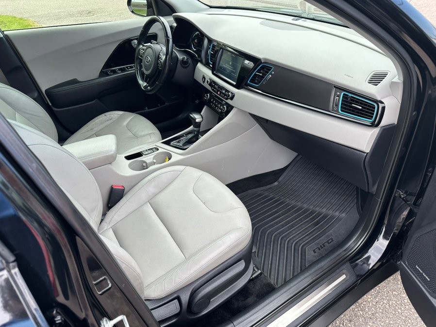 Used 2018 Kia Niro Touring FWD image 14