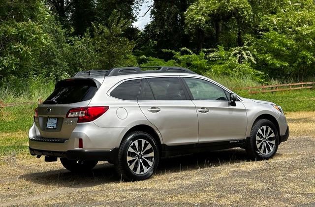 Used 2017 Subaru Outback 3.6R Limited AWD/4WD image 9