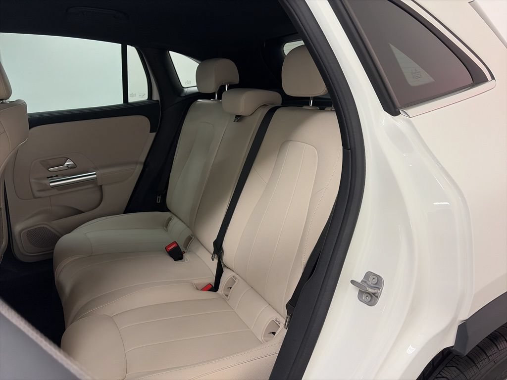 Certified 2025 Mercedes-Benz GLA 250 4MATIC image 16
