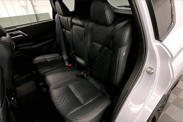 Used 2024 Mitsubishi Outlander SEL Black Edition image 21