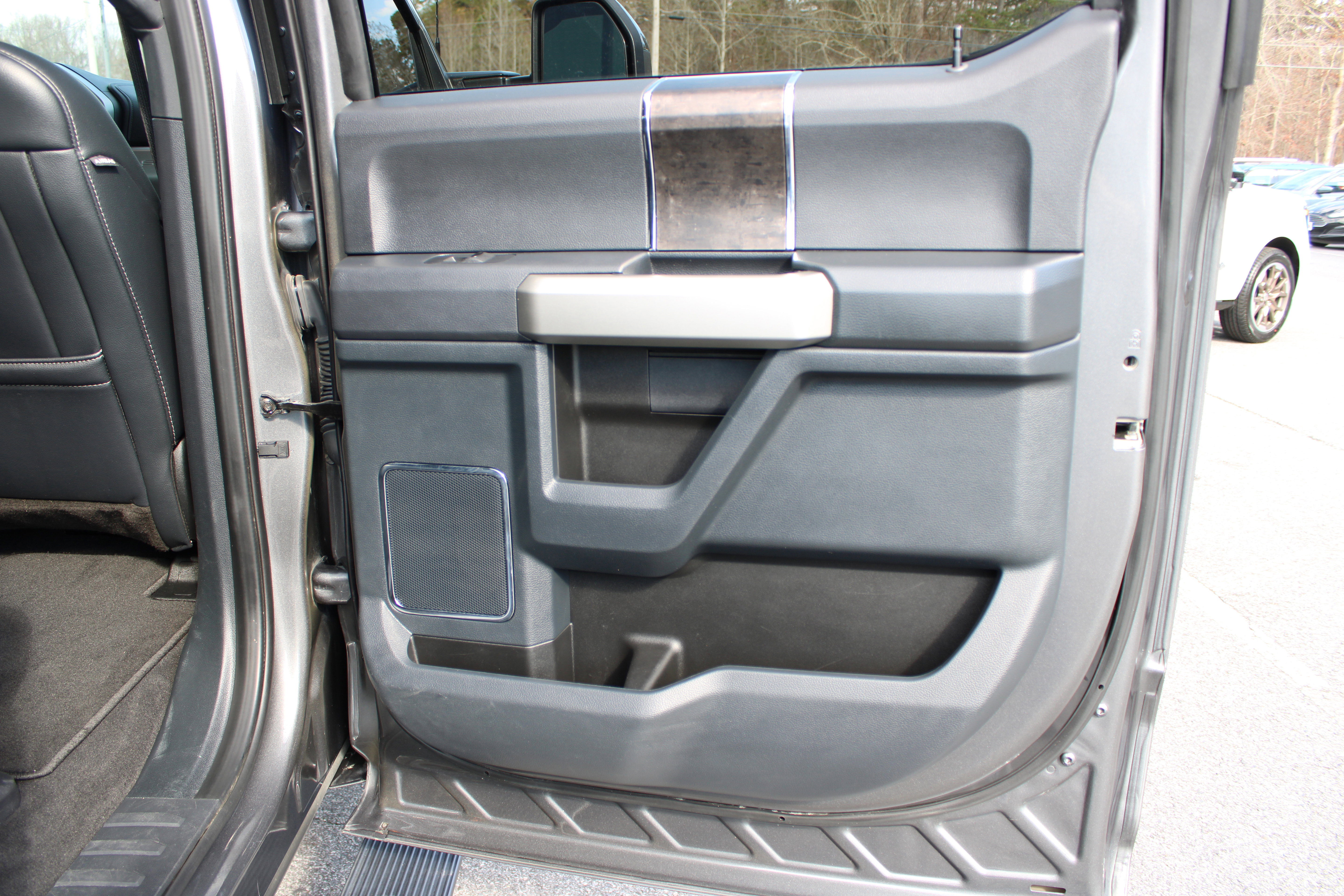 Used 2022 Ford F250 Lariat image 14