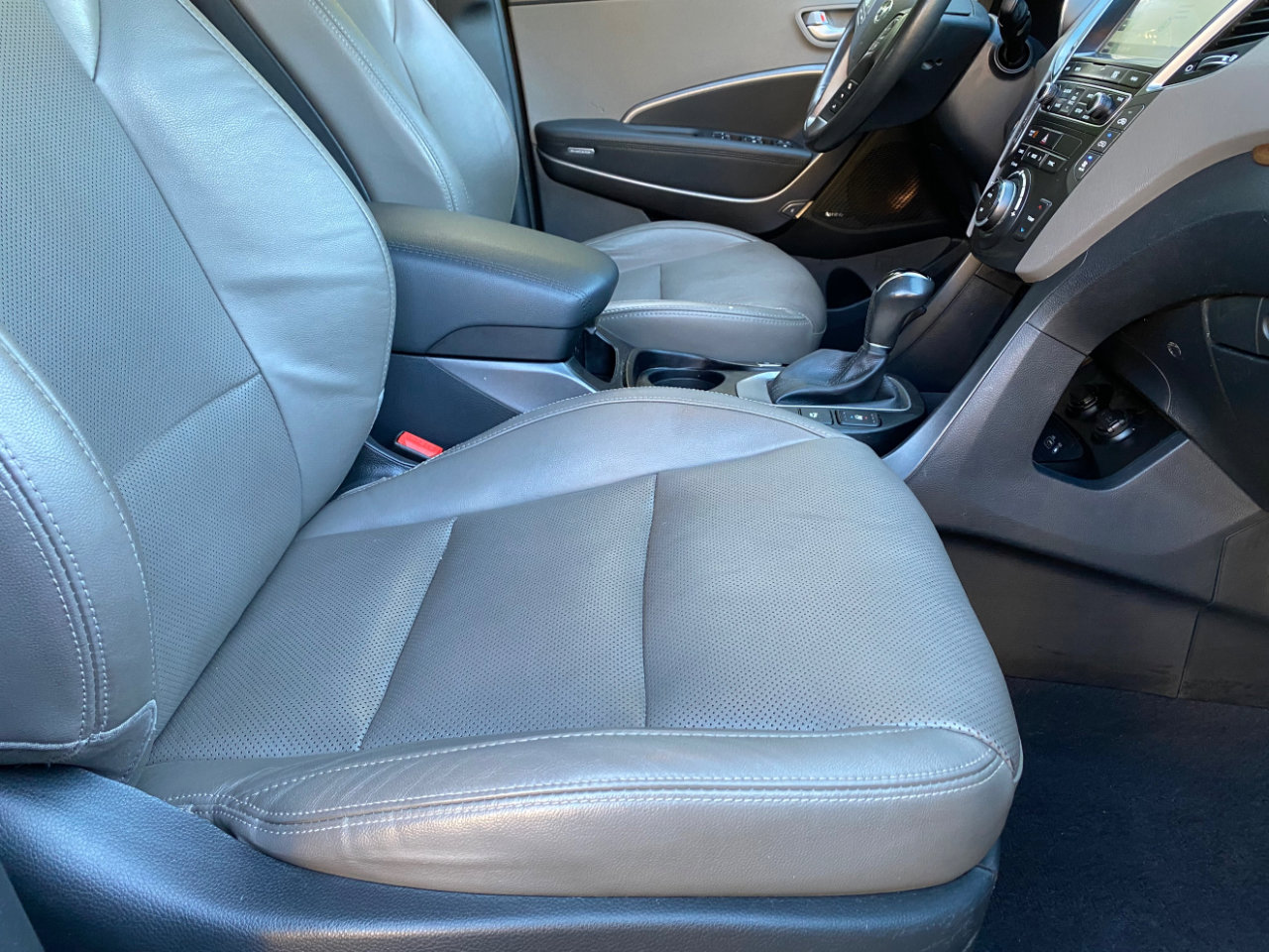 Used 2017 Hyundai Santa Fe SE Ultimate 3.3L Auto w/ SE Ultimate Tech Package 03 image 56