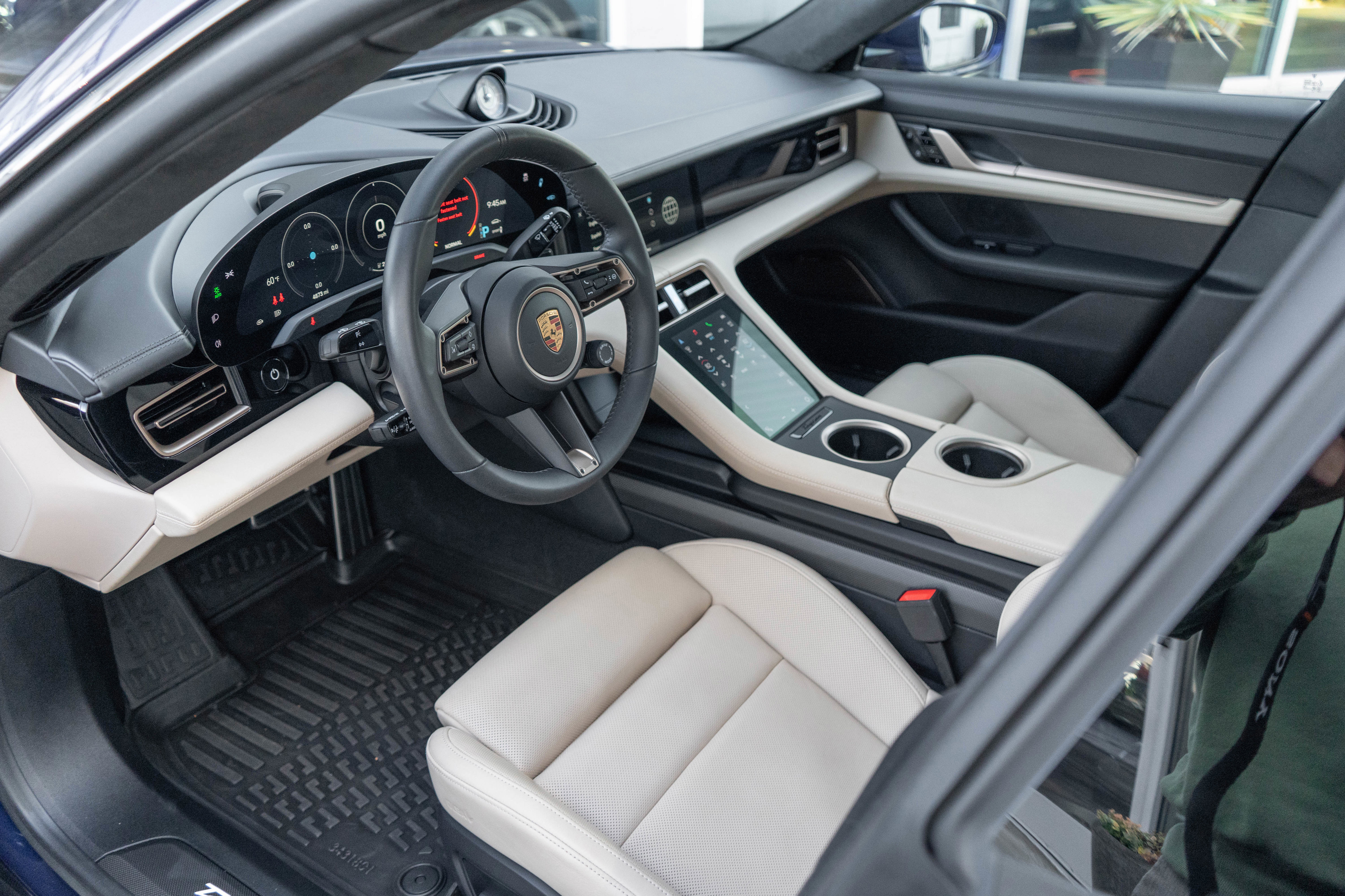 Used 2020 Porsche Taycan Turbo S image 7