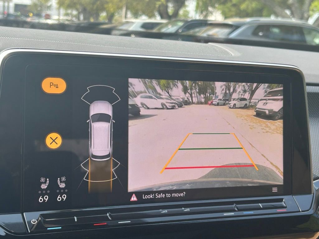 Certified 2024 Volkswagen Atlas Cross Sport SEL R-Line image 18