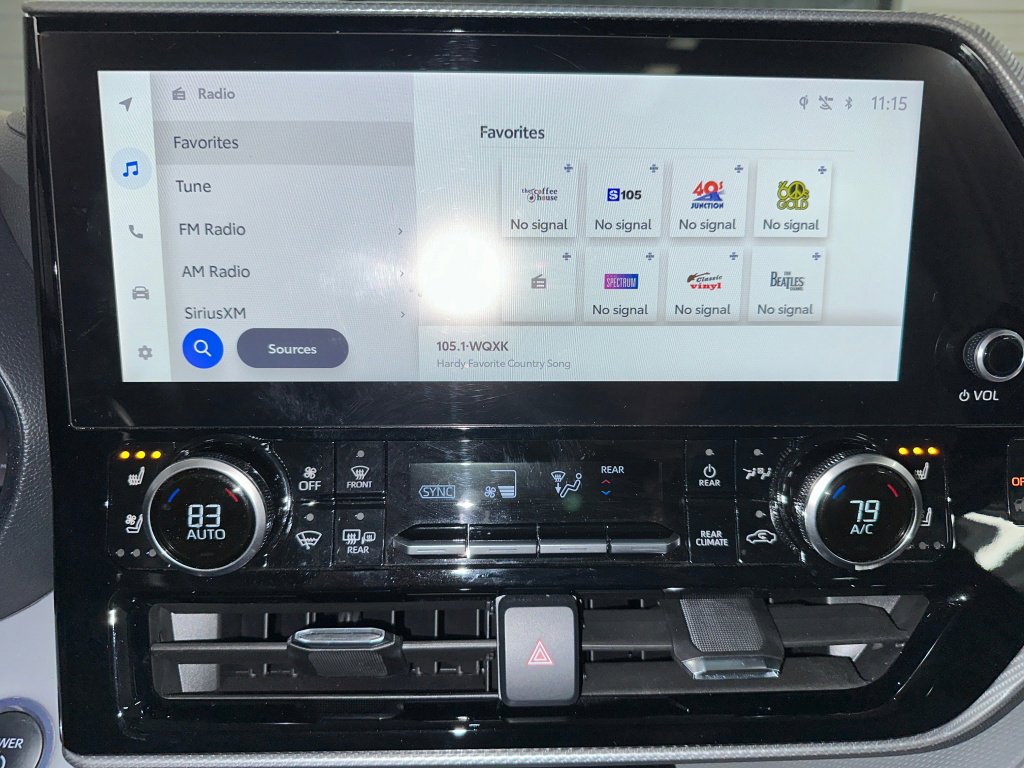 Used 2024 Toyota Highlander Platinum image 15