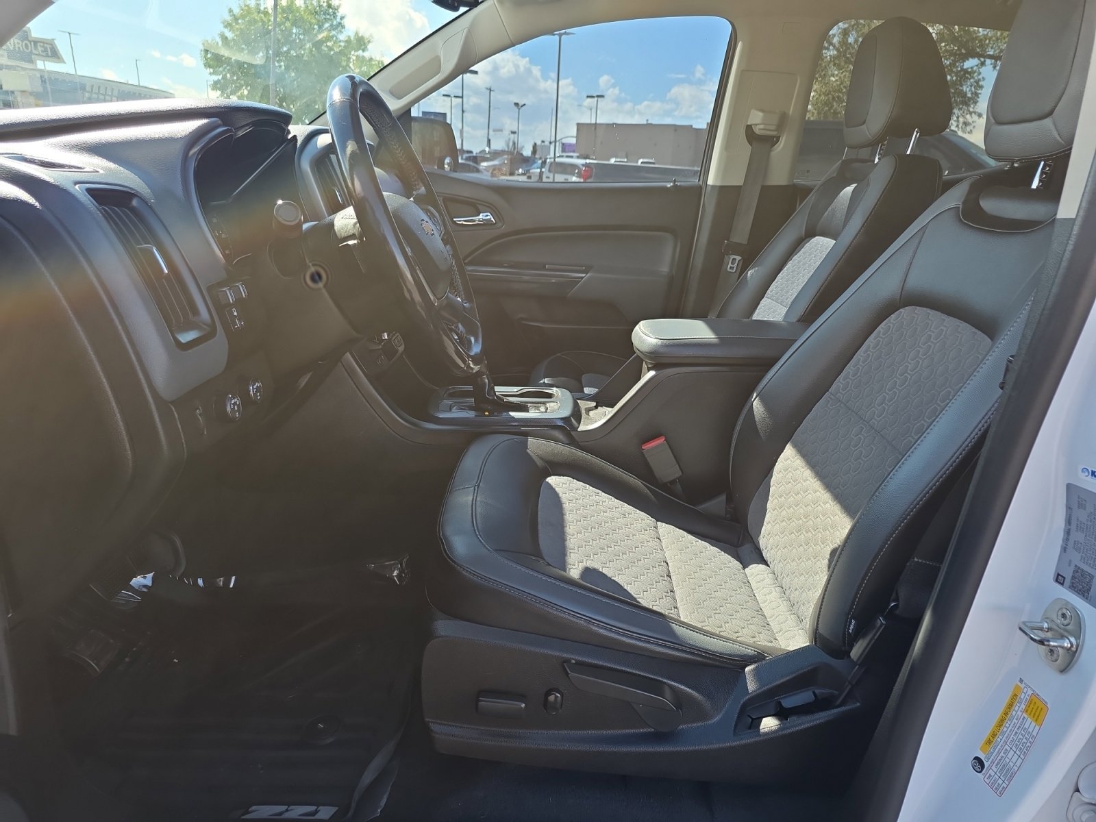 Used 2021 Chevrolet Colorado Z71 w/ Safety Package image 12