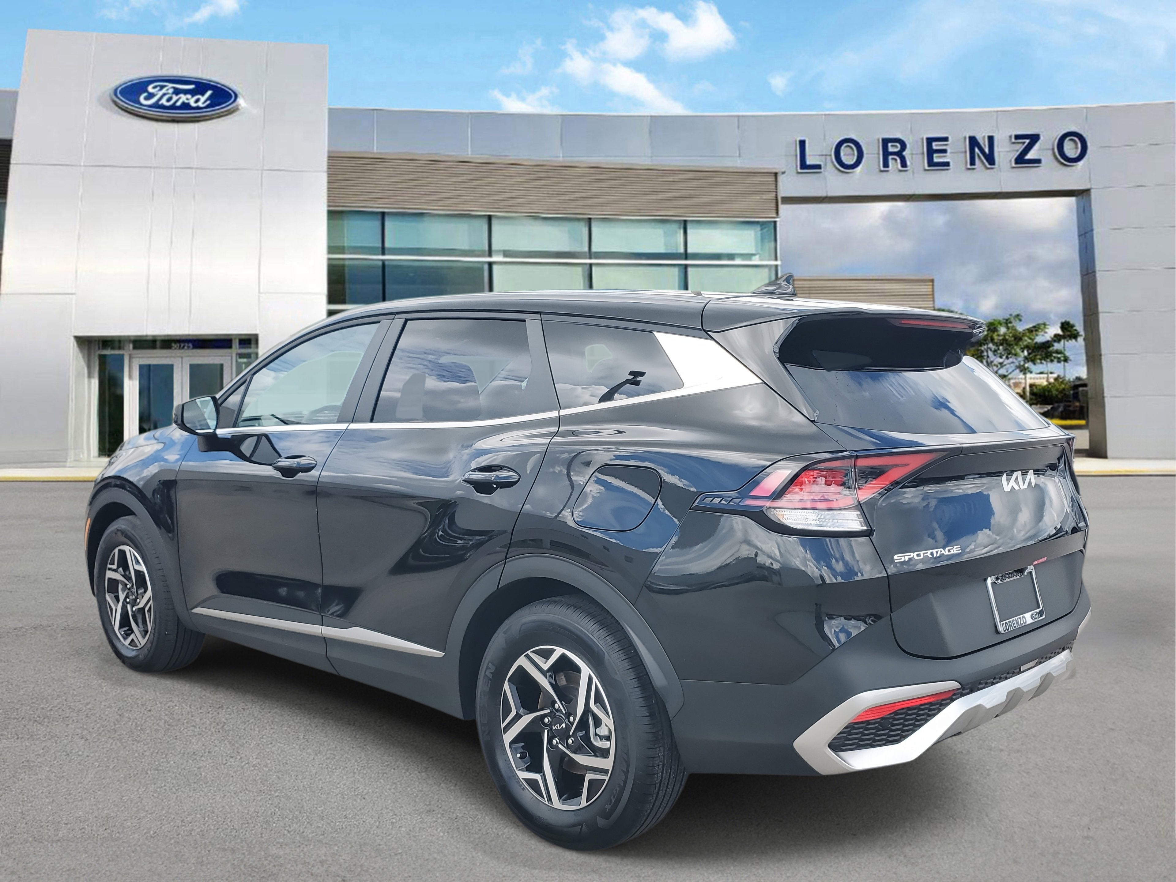 Used 2025 Kia Sportage LX image 7