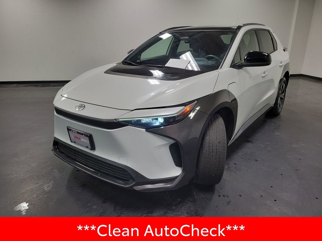 Used 2023 Toyota bZ4X XLE w/ Weather Package image 4