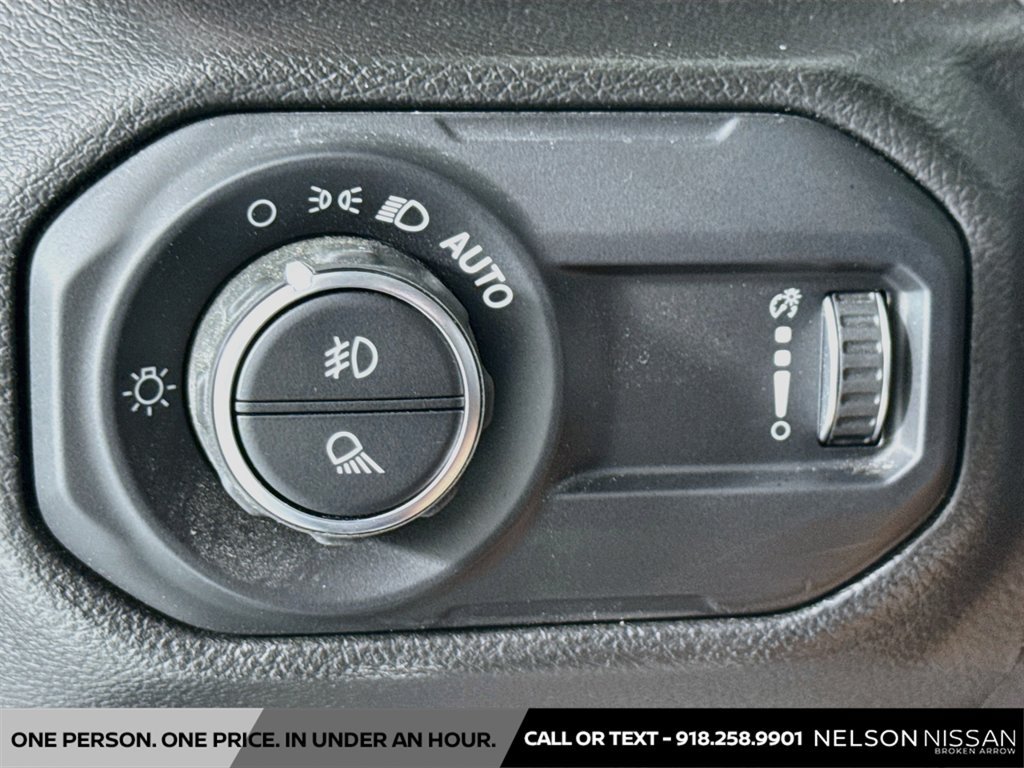 Used 2023 Jeep Gladiator Mojave w/ Cold Weather Group AWD/4WD image 31
