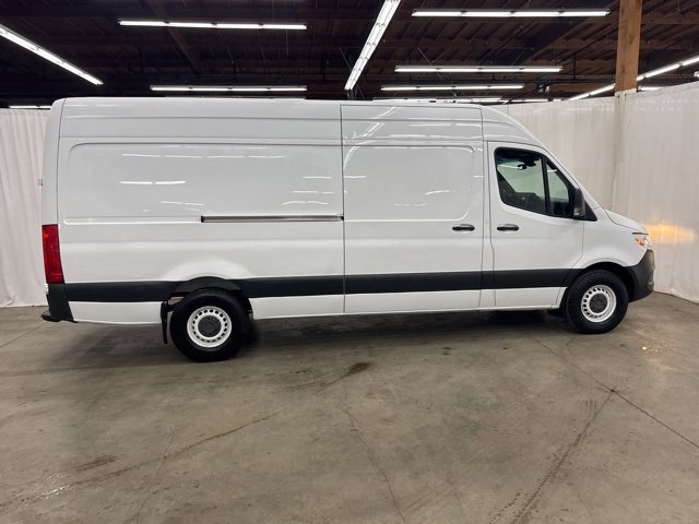 Used 2019 Freightliner Sprinter 2500 image 23