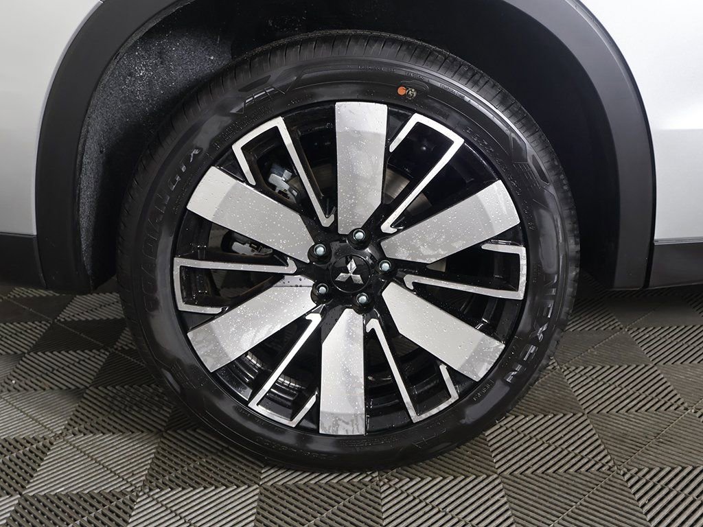 New 2026 Mitsubishi Outlander SE image 24