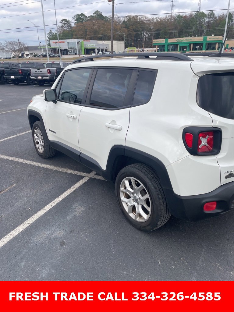 Used 2018 Jeep Renegade Latitude w/ Cold Weather Group image 2