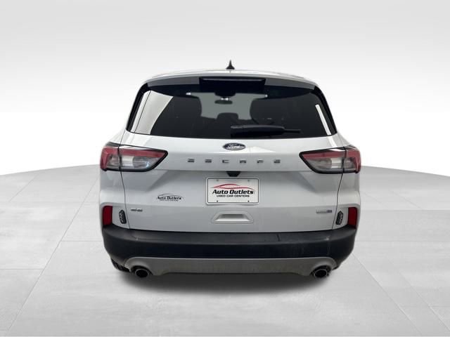Used 2020 Ford Escape SE image 5