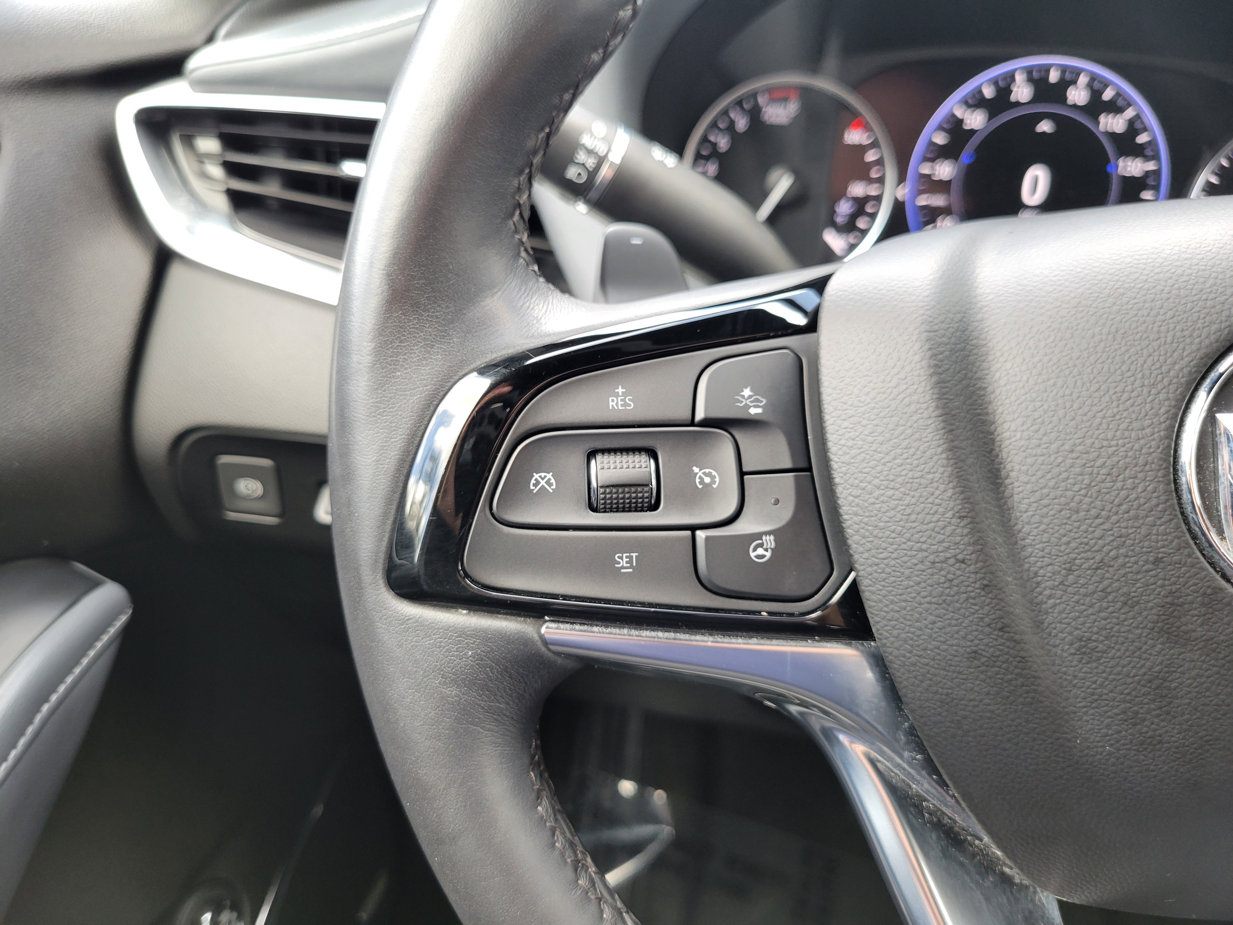 Used 2024 Buick Enclave Premium image 24