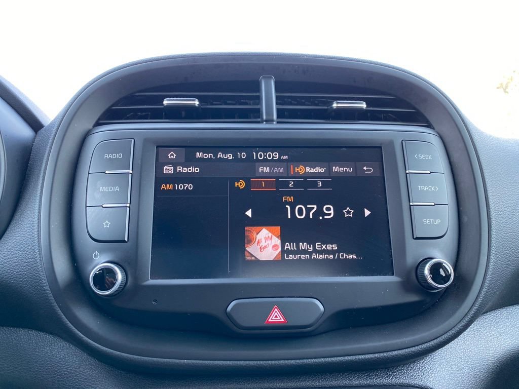 Used 2025 Kia Soul LX w/ LX Technology Package FWD image 24