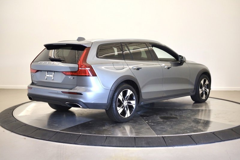 Used 2020 Volvo V60 T5 Cross Country w/ Protection Package Premier image 3