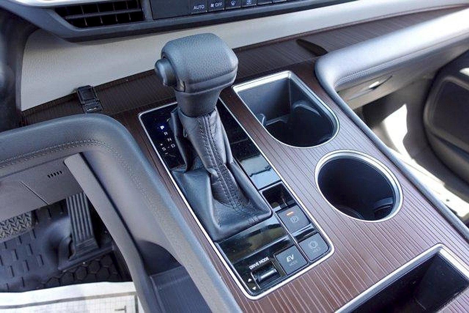 Certified 2021 Toyota Sienna LE FWD image 18