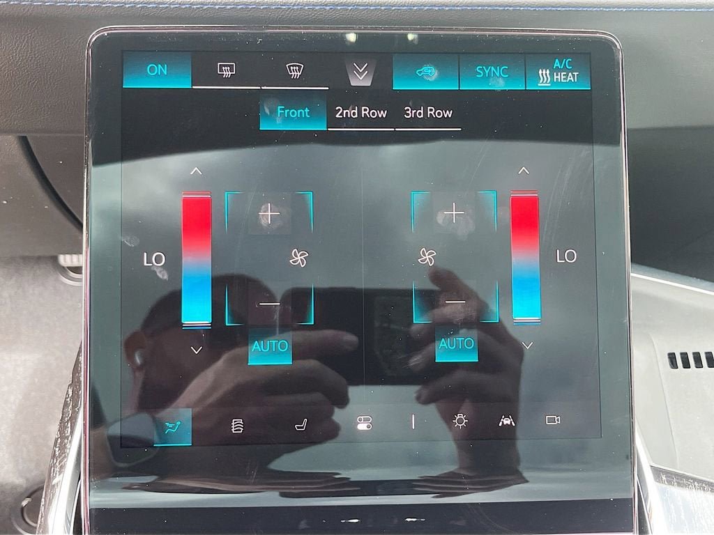 New 2025 Cadillac Escalade IQ Luxury 1 AWD/4WD image 16