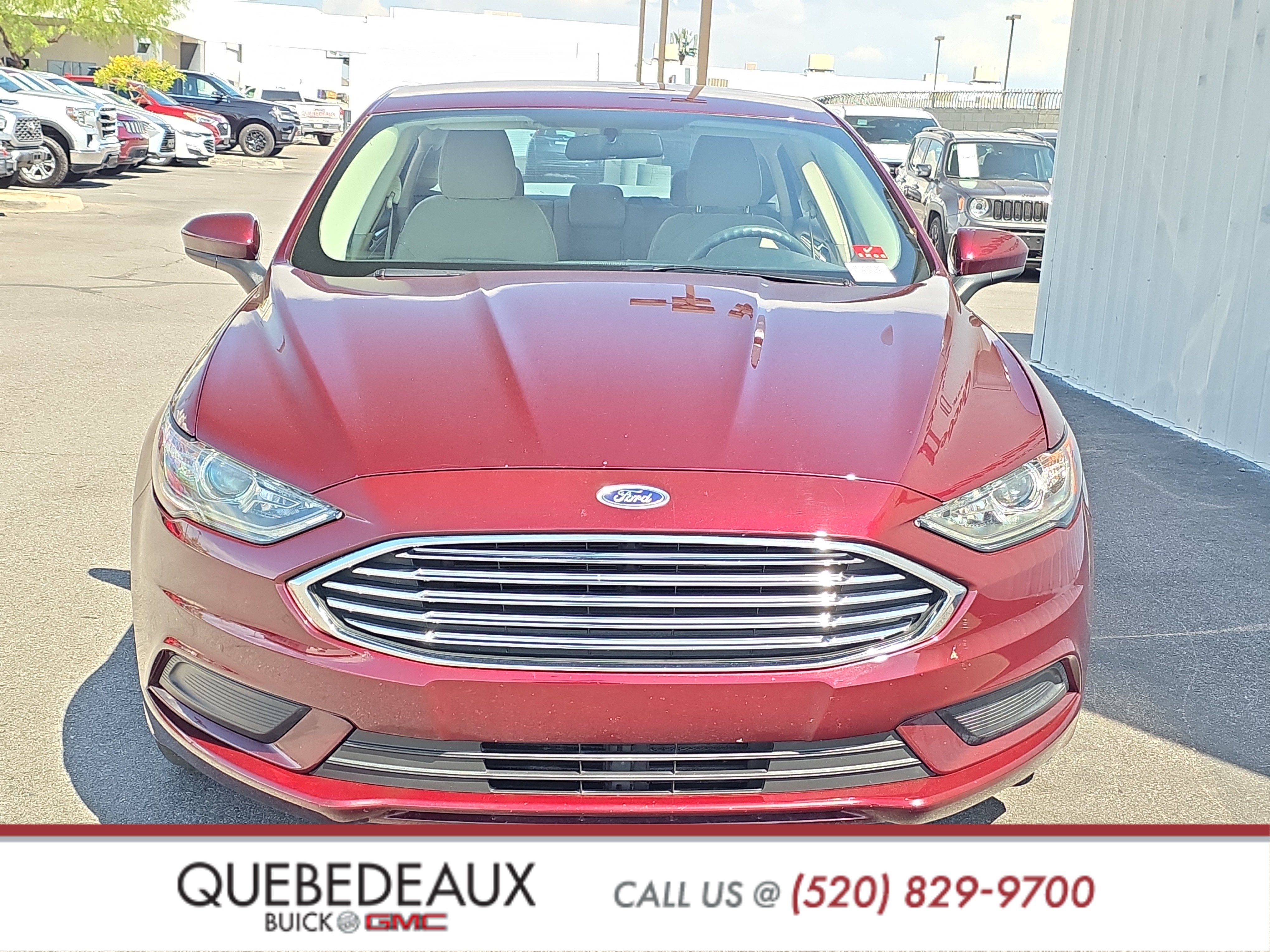 Used 2017 Ford Fusion SE w/ Fusion SE Technology Package FWD image 2