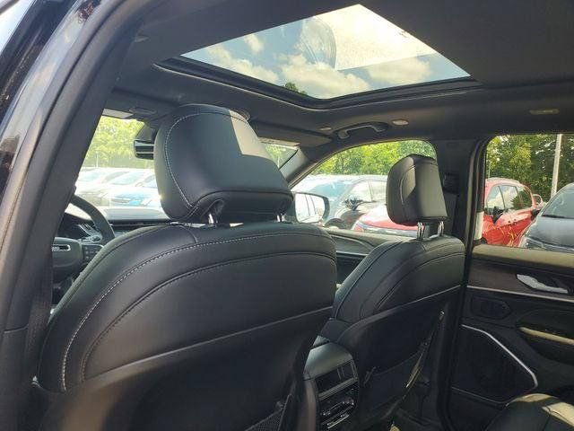 New 2026 Jeep Grand Cherokee Limited AWD/4WD image 11
