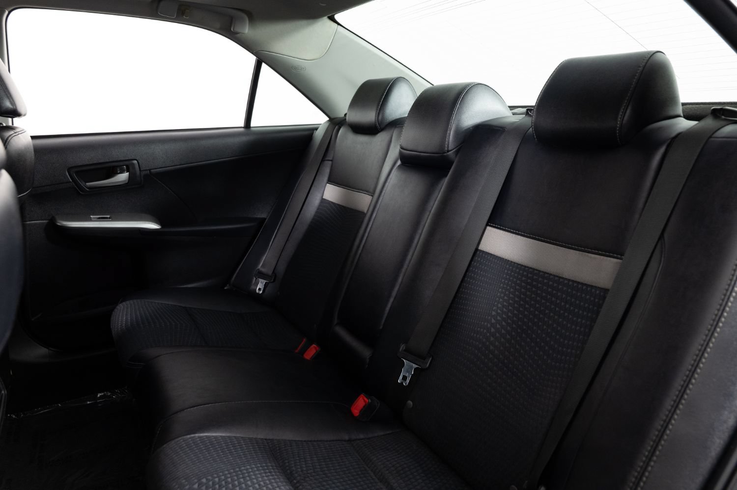 Used 2013 Toyota Camry SE w/ Convenience Pkg FWD image 16