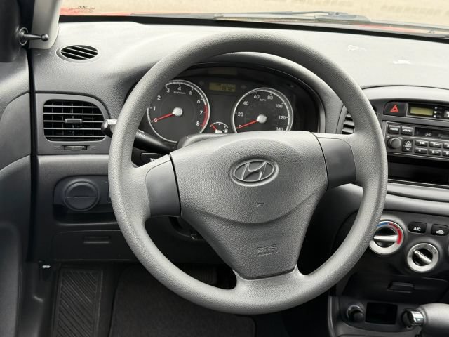 Used 2010 Hyundai Accent GS FWD image 28