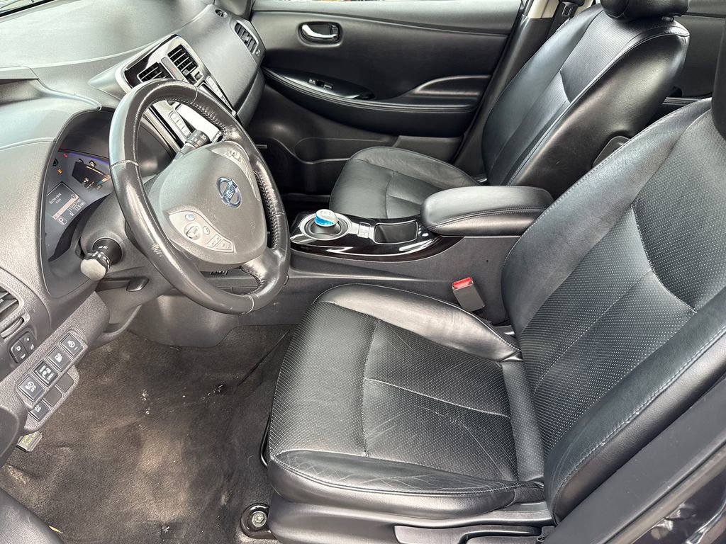 Used 2013 Nissan Leaf SL w/ Premium Pkg image 24